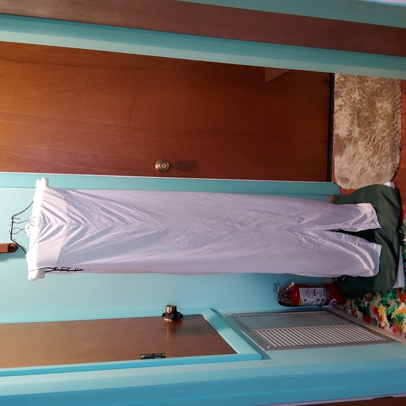 Elegant Costume Gown - Picture 2 of 8